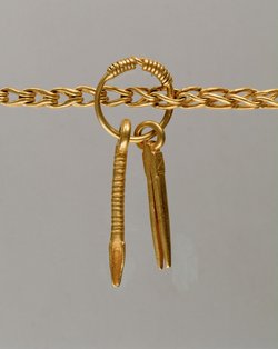 Goldkette mit 52 Anhängern