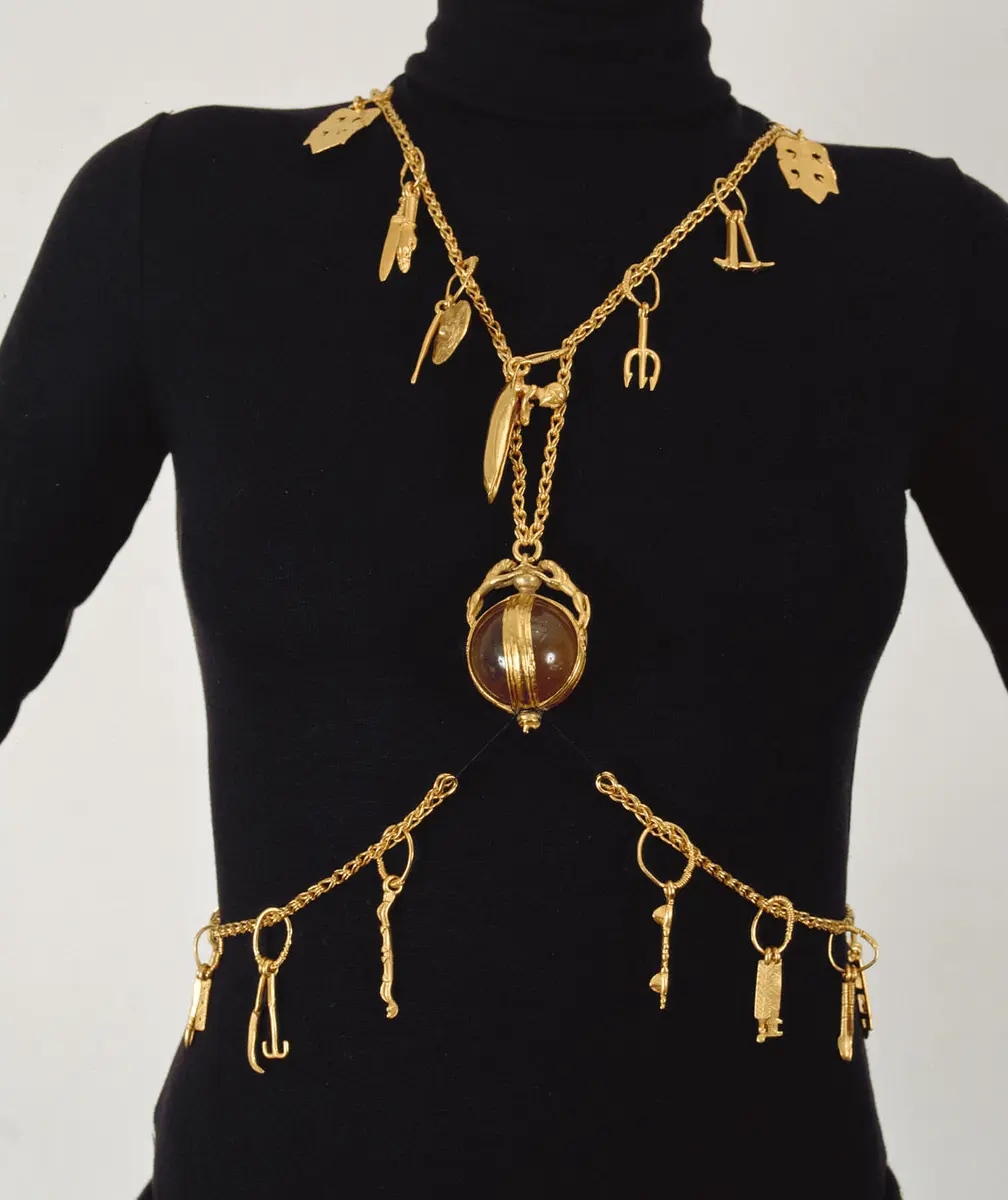 Goldkette mit 52 Anhängern