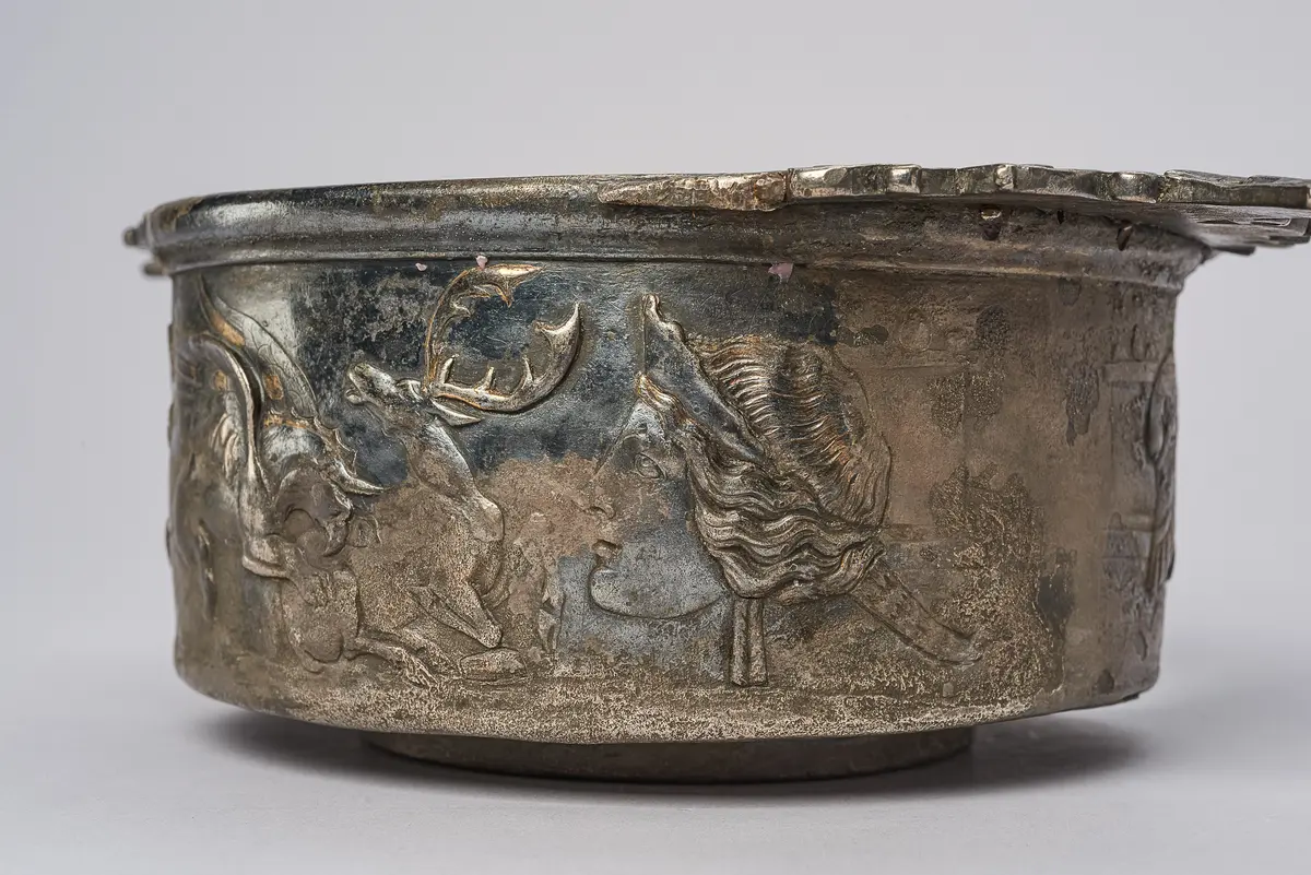 Silberskyphos (Trinkschale) mit Reliefdekor
