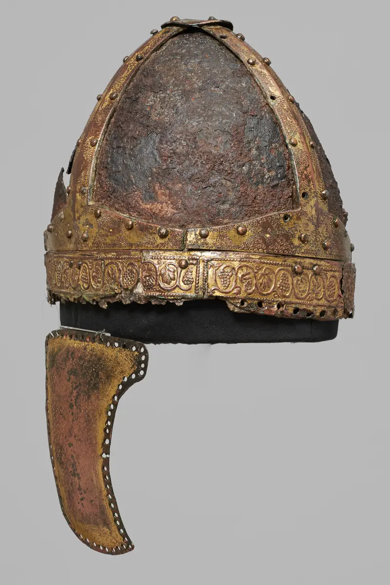 Vierteiliger Spangenhelm