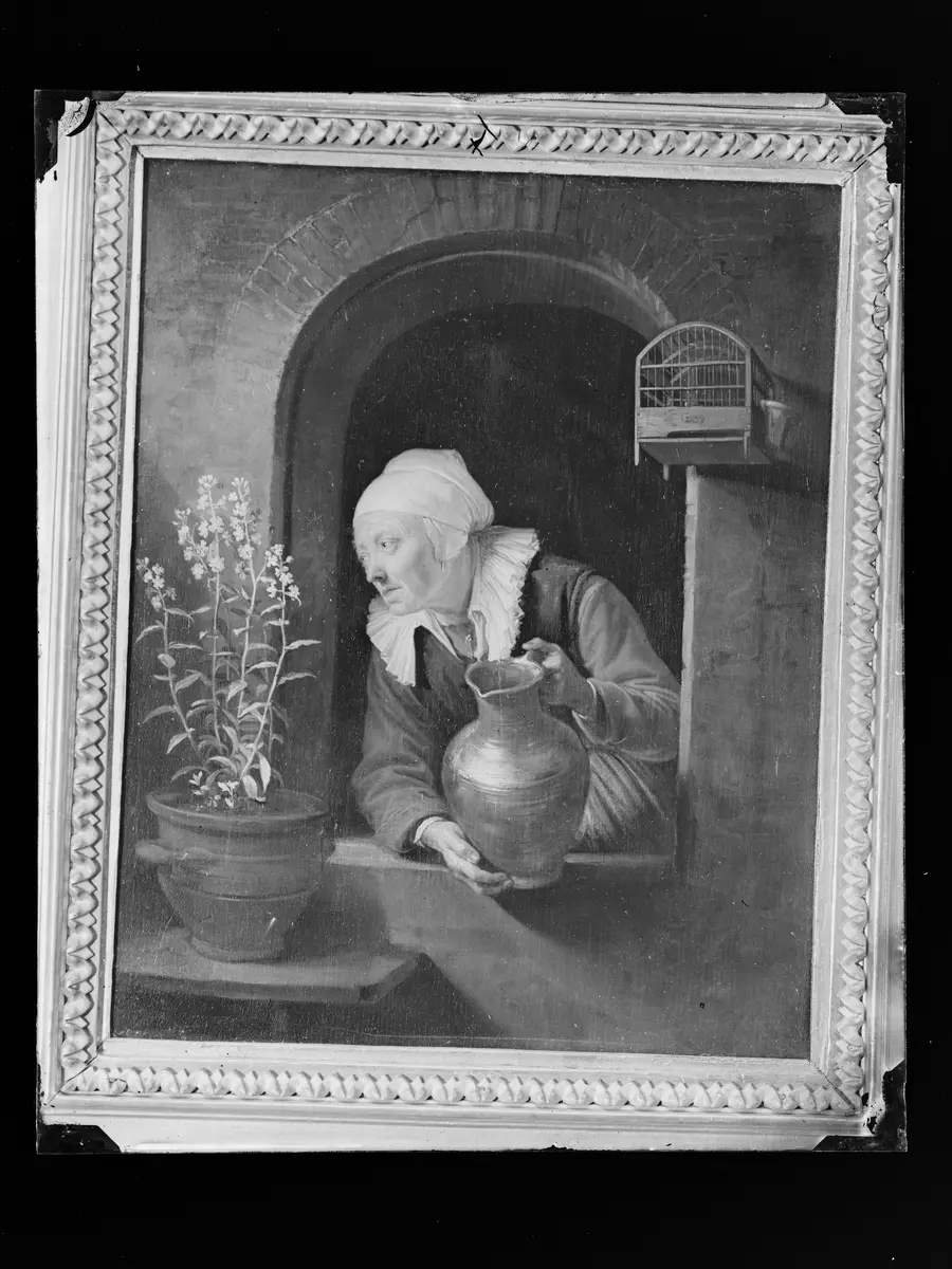 Alte Frau am Fenster, Blumen giessend