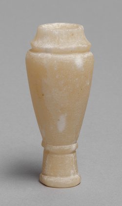 Krug auf Ringständer