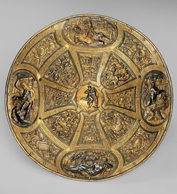 Rundschild aus einem all'antica ensemble mit Sturmhaube