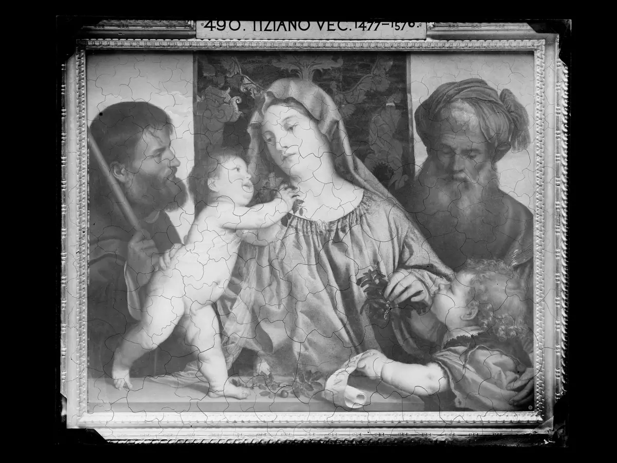 Kirschenmadonna (Links hl. Joseph, rechts Johannesknabe und hl. Zacharias)