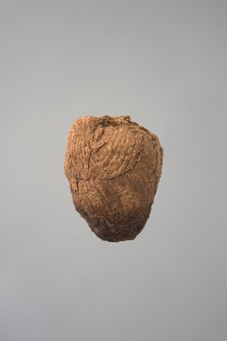Leinenwicklung in Form eines menschlichen Herzens