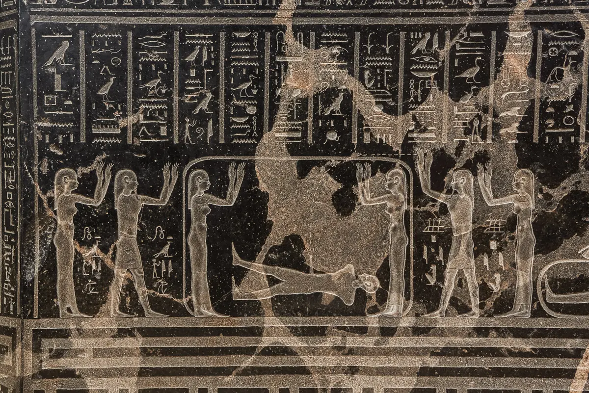 Sarkophag des Priesters Nes-schu-tefnut
