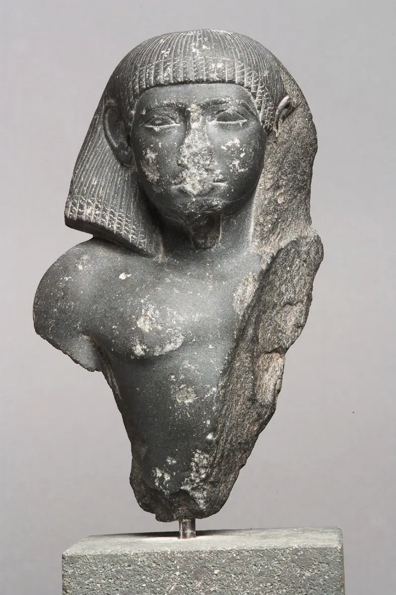 Fragmentierte Büste der Statuette eines Mannes