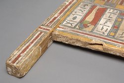 Schmalwand des Haussarges der Pai-es-tjau-em-aui-anu