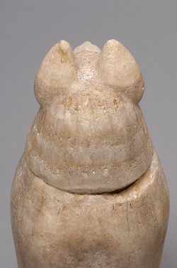 Kanope mit Deckel in Form eines Schakalkopfes