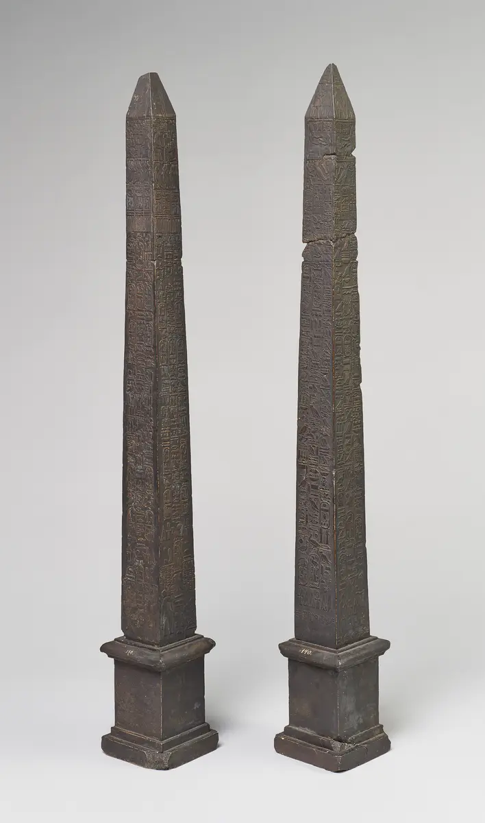 Miniaturnachbildung eines Obelisken von Sethos I. und Ramses II. aus Heliopolis