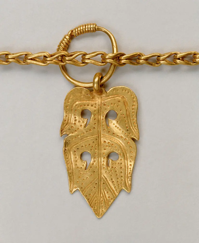 Goldkette mit 52 Anhängern