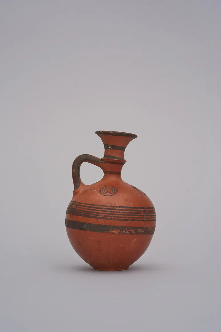 Aryballos der Black on Red I (III) Ware