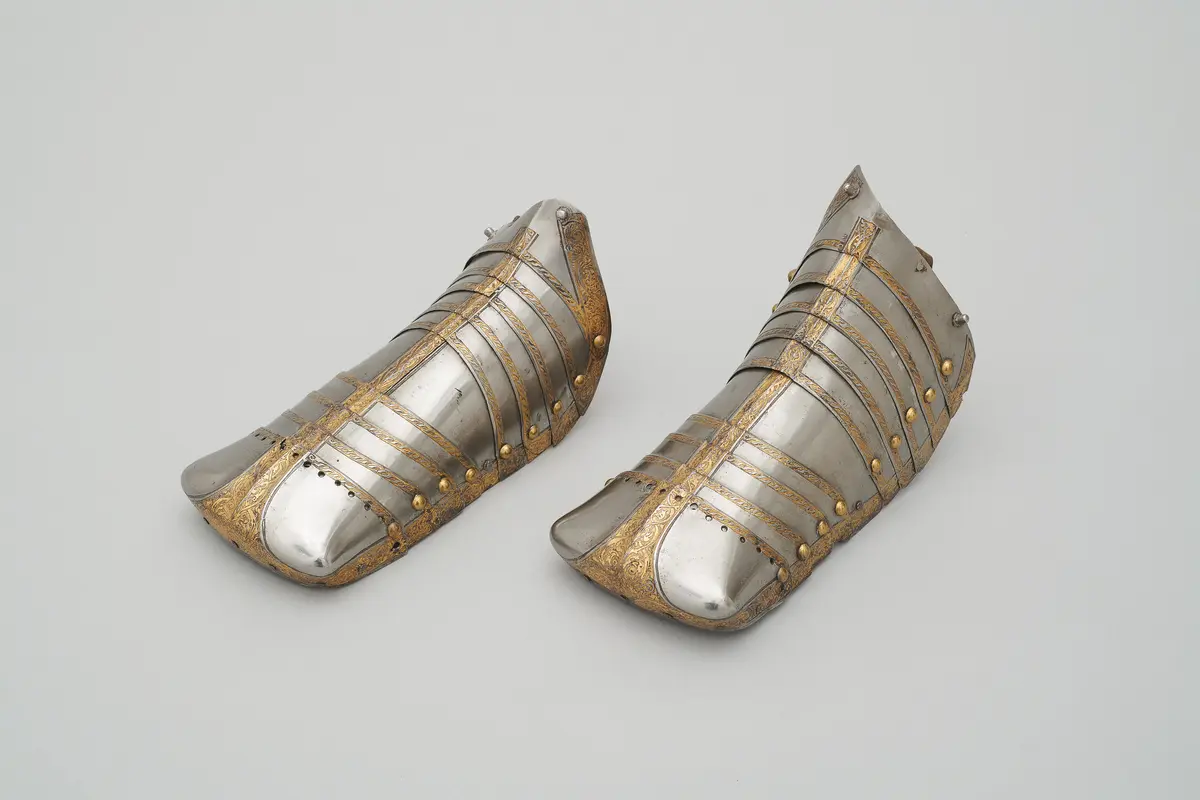 Ein Paar Schuhe aus einer kleinen Garnitur