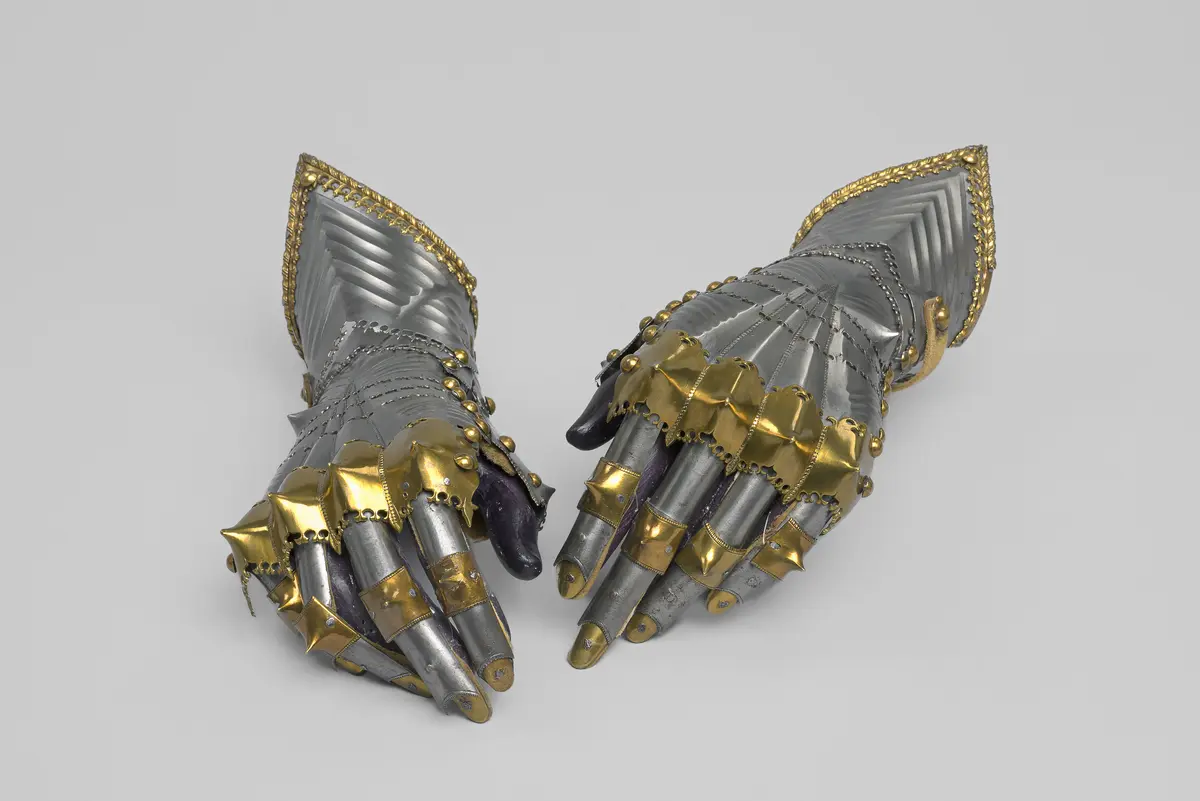 Ein Paar Fingerhandschuhe