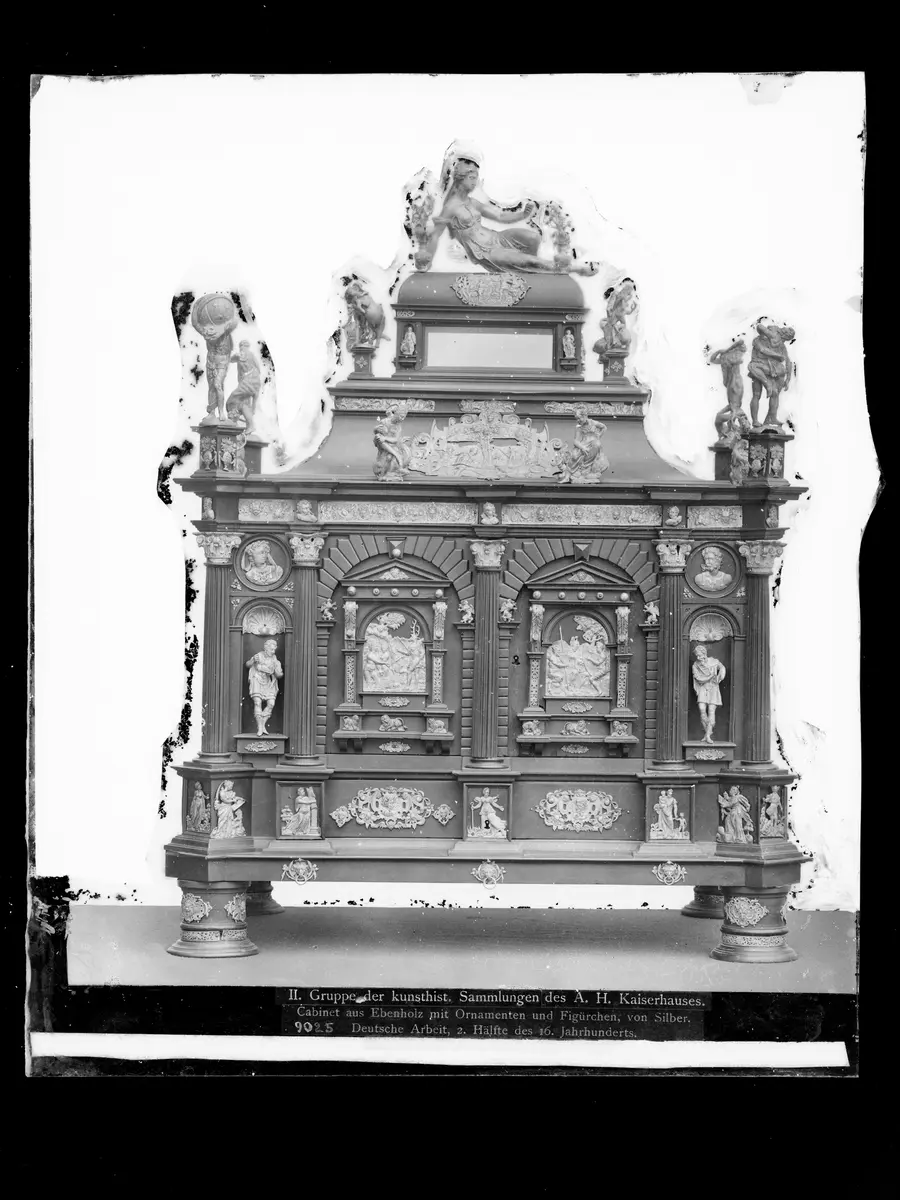 Kabinettschrank aus dem Besitz Erzherzog Ferdinands von Tirol
