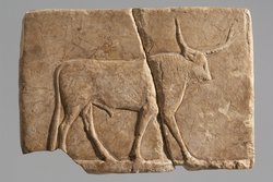 Beidseitiges Relief mit Darstellung eines Widders und eines Stiers