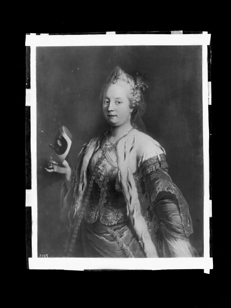 Kaiserin Maria Theresia mit einer Maske in der Hand