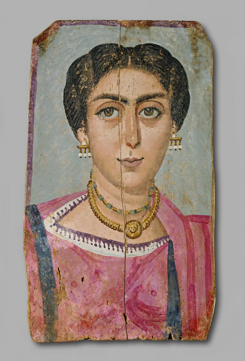 Dame mit Collier