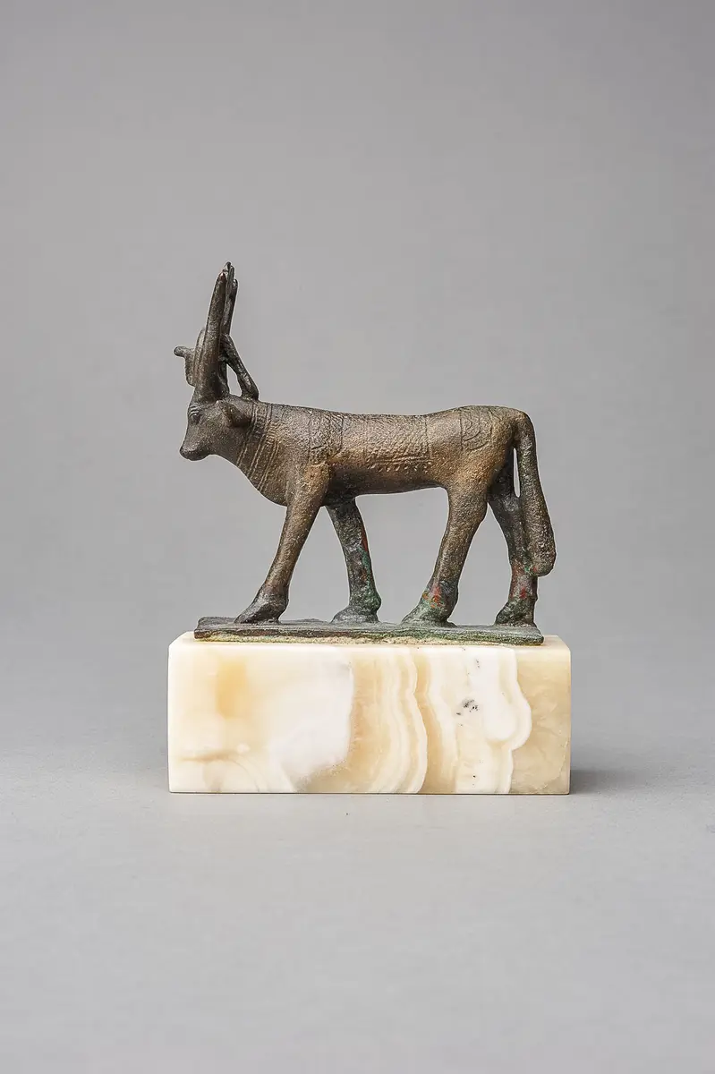 Göttin Isis-Hathor in Kuhgestalt