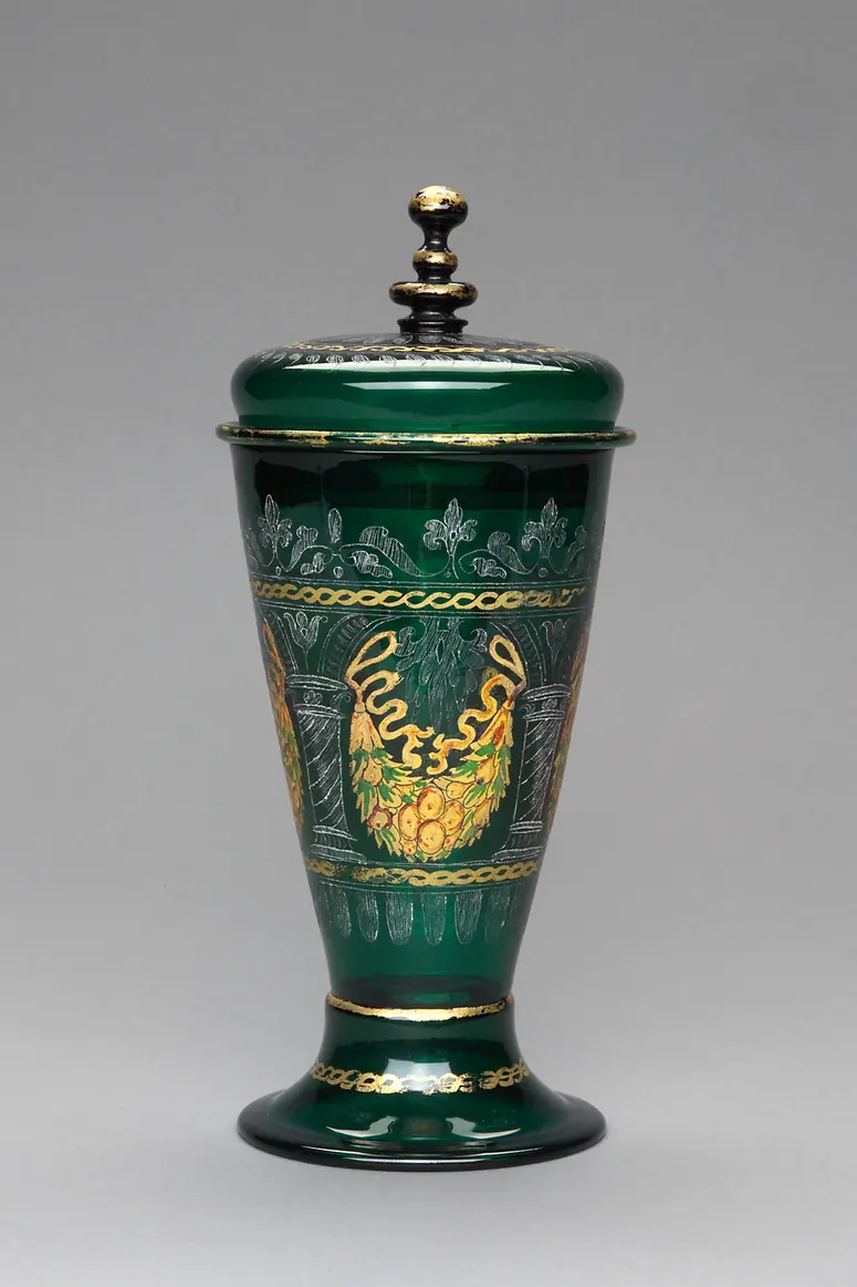 Deckelbecher