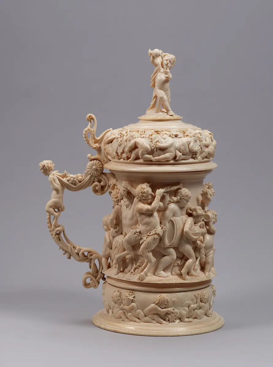Deckelhumpen mit Bacchanal
