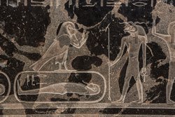 Sarkophag des Priesters Nes-schu-tefnut