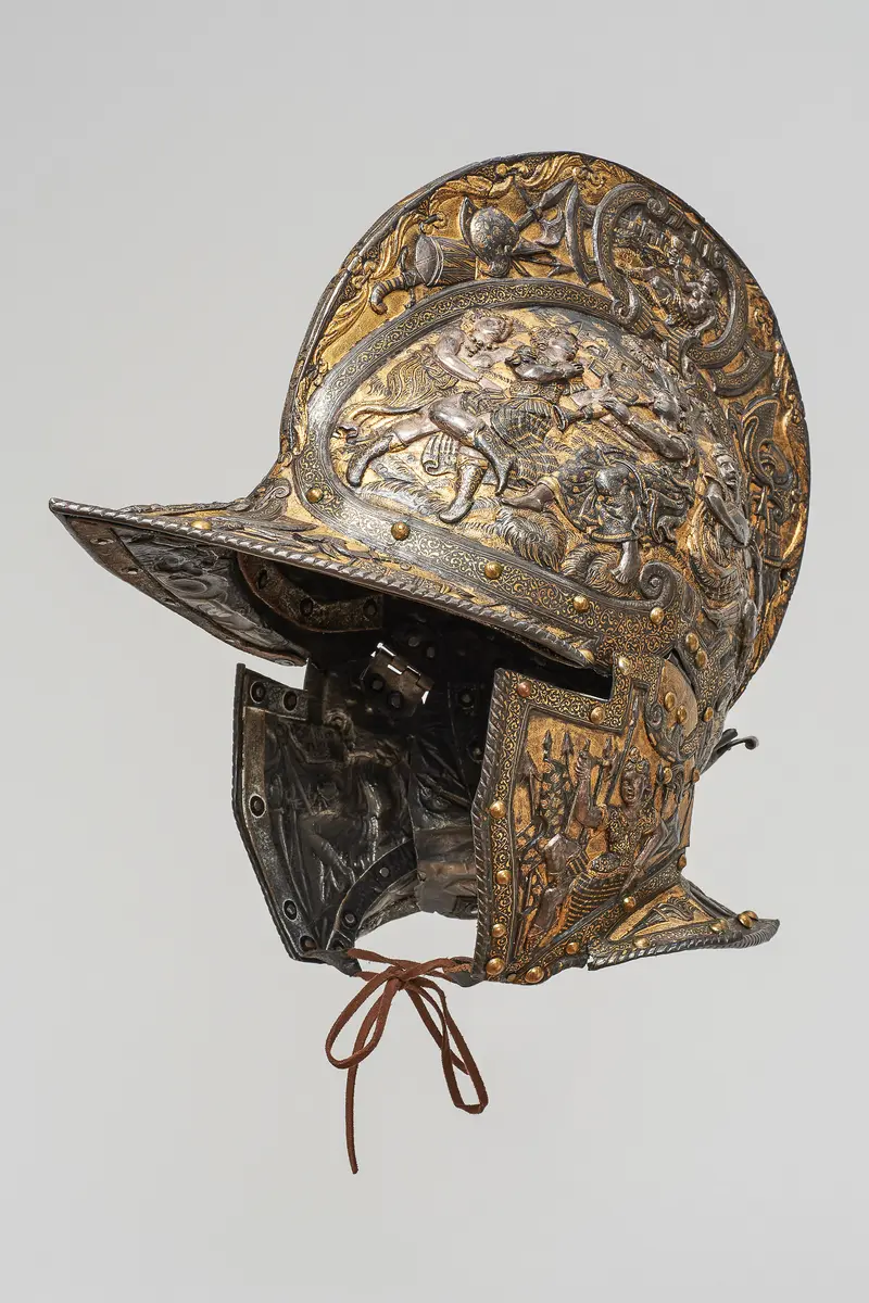 Sturmhaube aus einem all'antica Ensemble