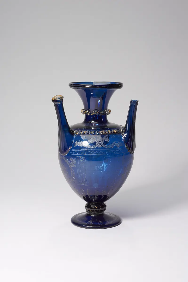 Kleine blaue Tüllenvase (Bouquetière)