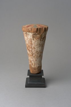 Modell eines kegelförmigen Gefäßes (?)