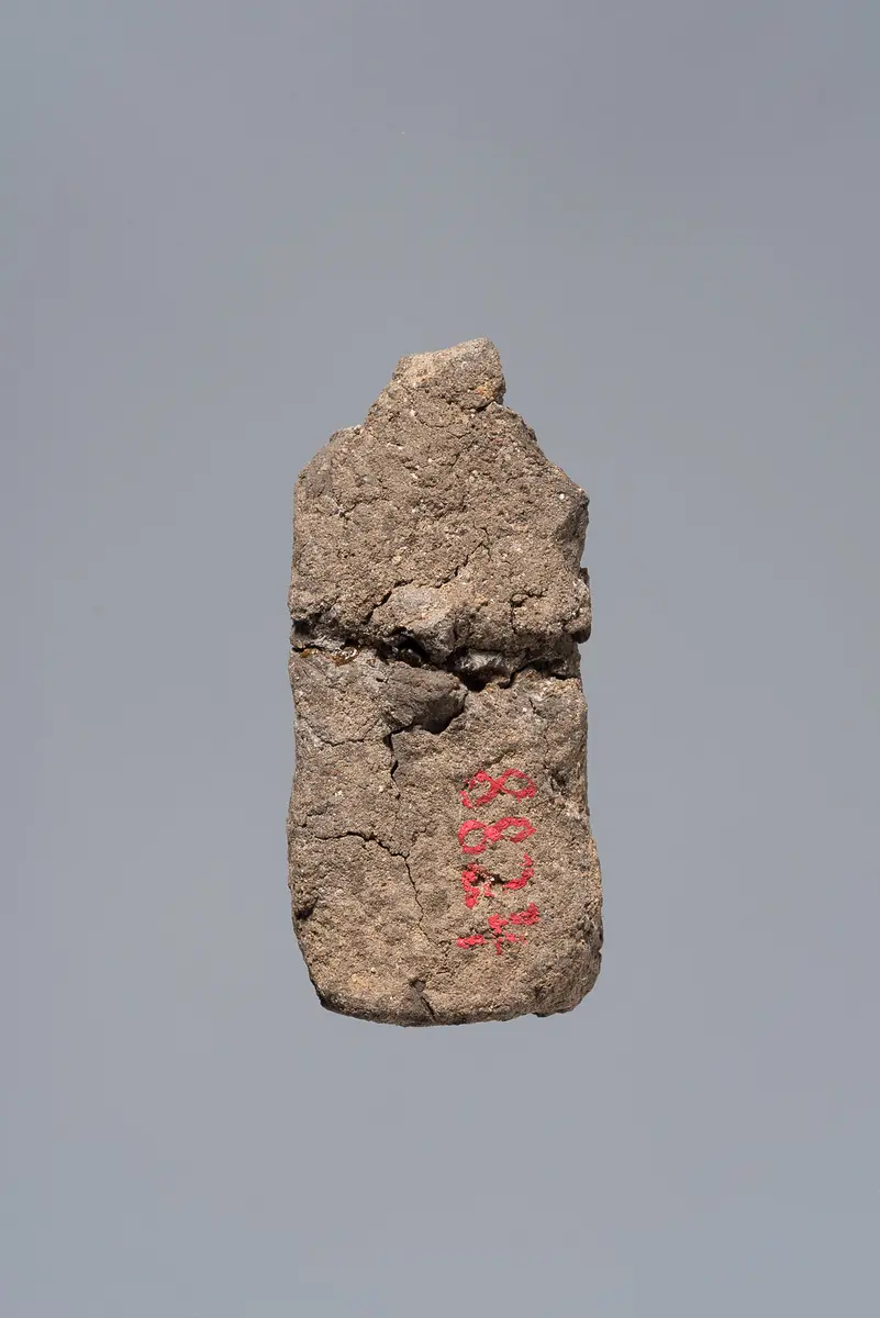 Ächtungsfigur mit Aufschrift