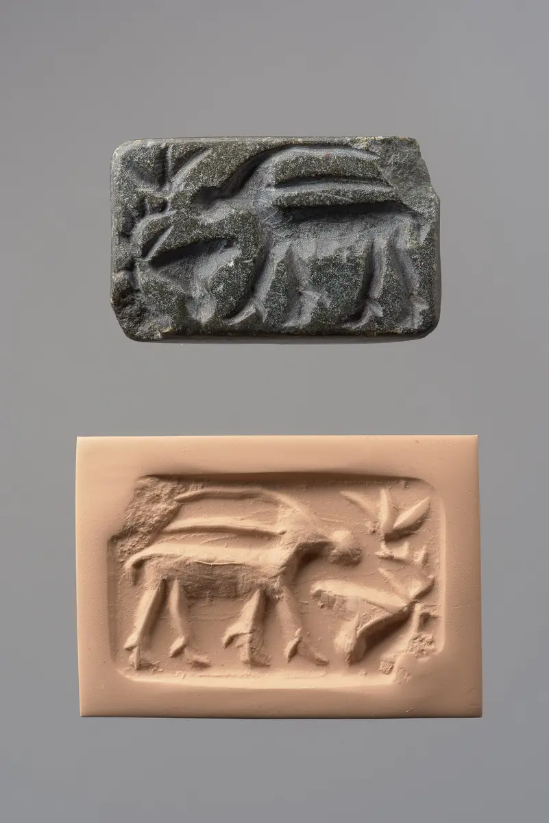 Giebelförmiger Stempel mit Antilope
