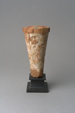 Modell eines kegelförmigen Gefäßes (?)