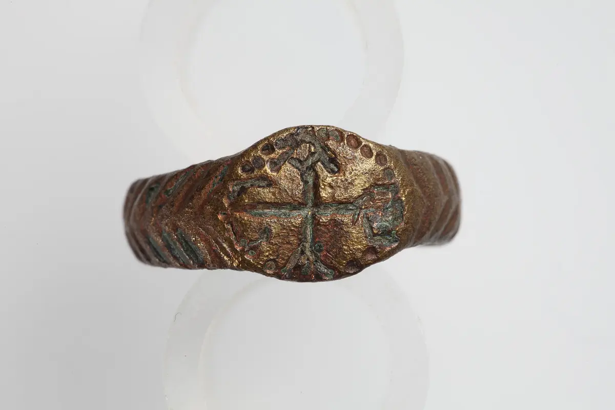 Fingerring mit Monogramm