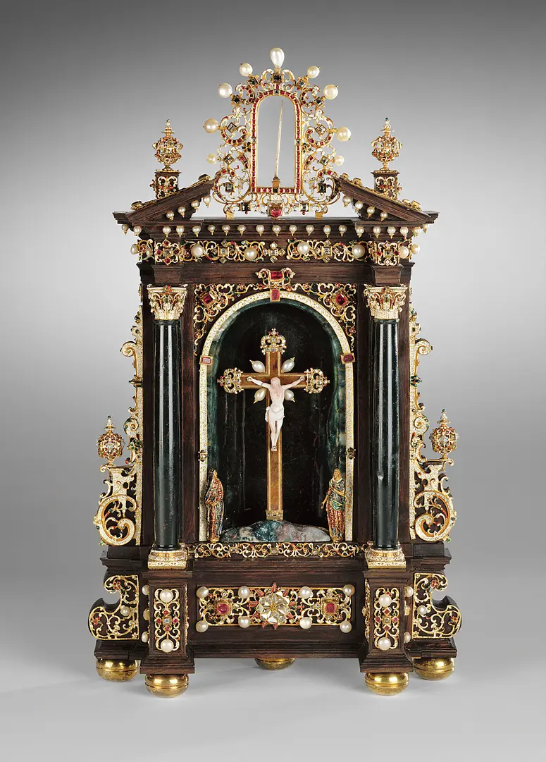 Reliquienaltärchen für einen Dorn der Krone Christi, mit Kreuzigungsgruppe