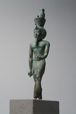 Schreitender Gott Neferhotep