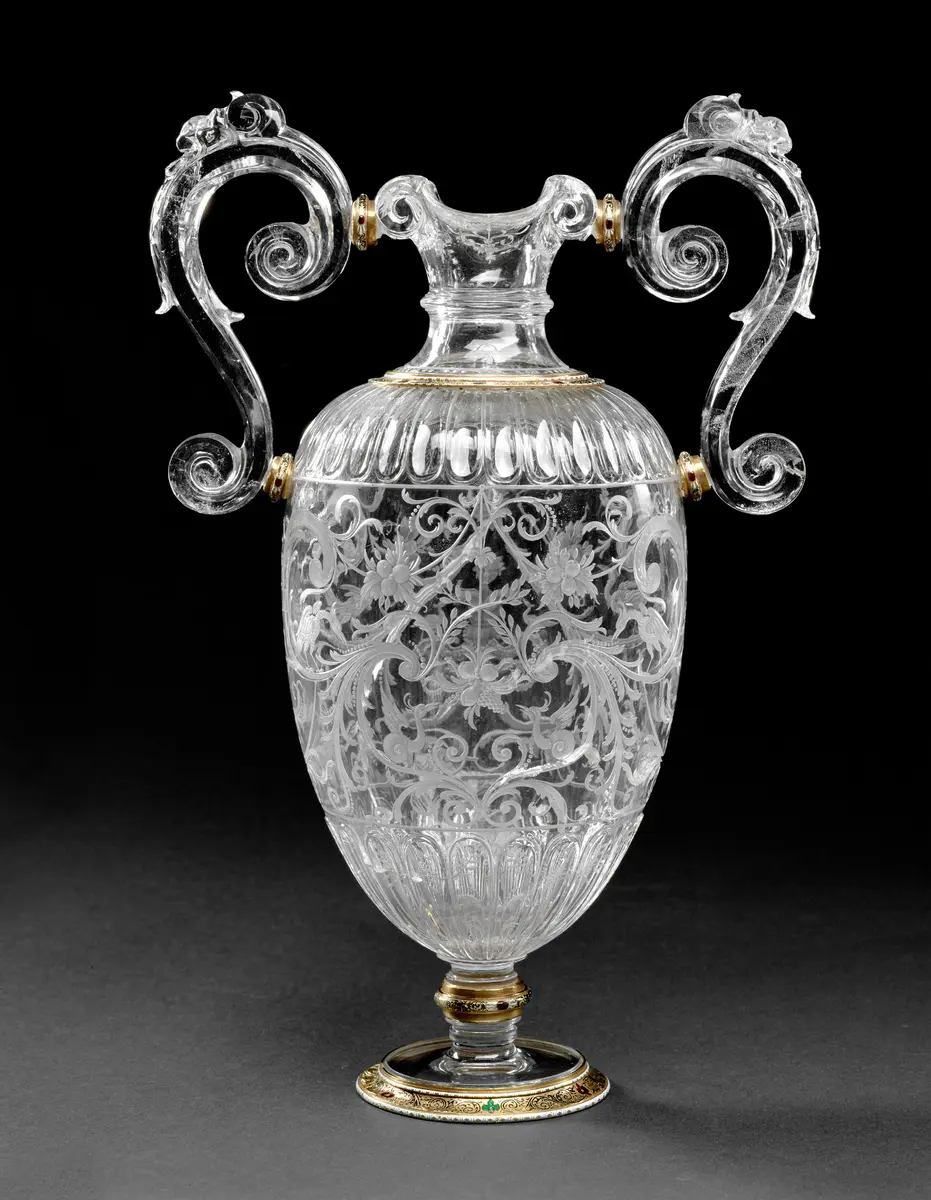 Vase mit zwei Volutenhenkeln
