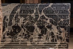 Sarkophag des Priesters Nes-schu-tefnut