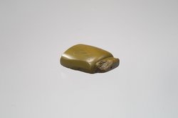 Herzskarabäus des Djehuti-nefer in Form eines Herzens