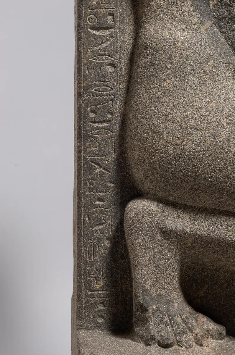 Fragmentierte Statue des Cha-em-waset