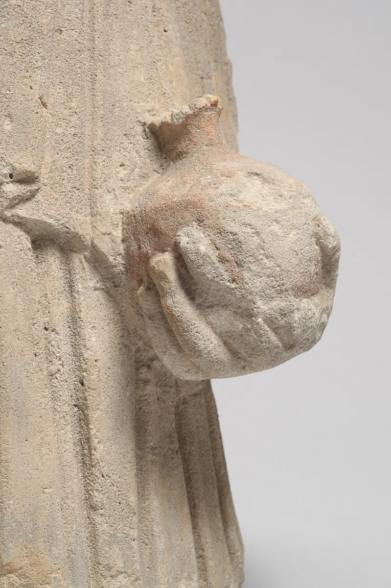 Halbfigur eines Mädchens