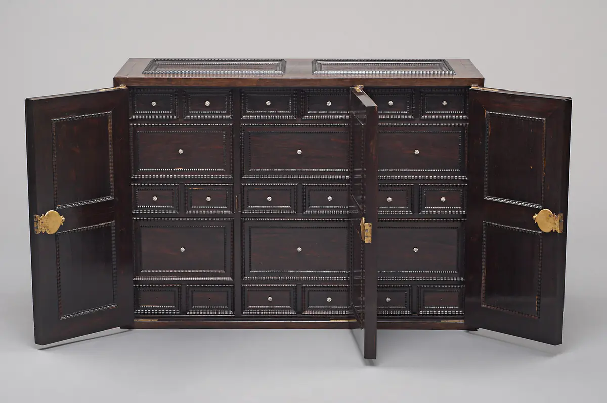 Kabinettschrank