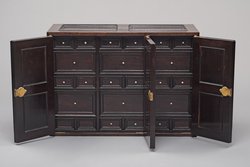 Kabinettschrank