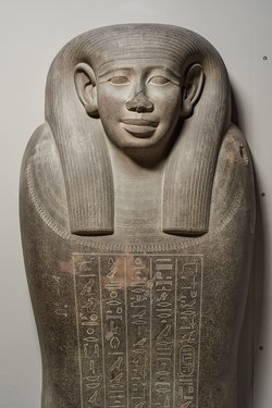 Deckel des Sarkophags der Chedeb-neith-iret-binet