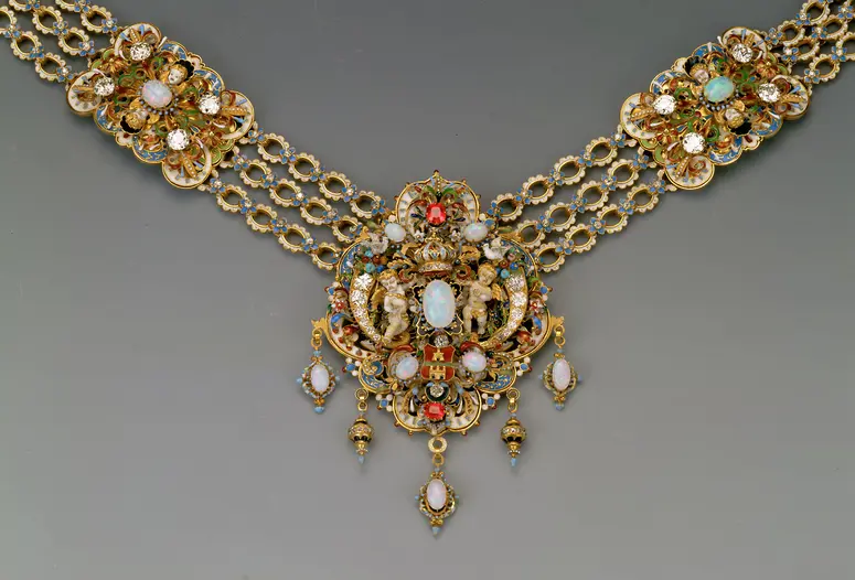 Der ungarische Opalschmuck