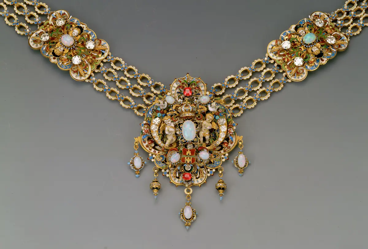 Der ungarische Opalschmuck