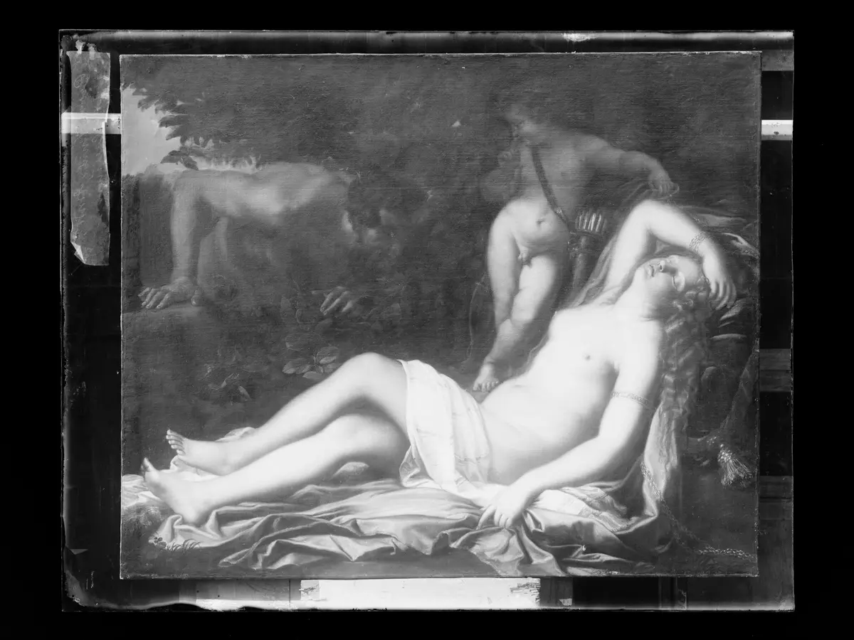 Schlafende Aphrodite, von Satyr belauscht