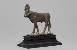 Schreitender Apis-Stier