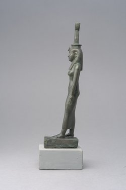Göttin Nephthys, schreitend