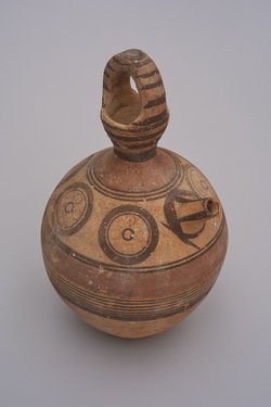 Kreis- und Banddekor