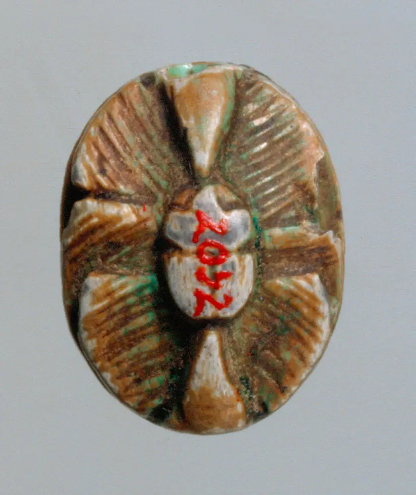 Skarabäus mit dem Namen des Königs Thutmosis III.